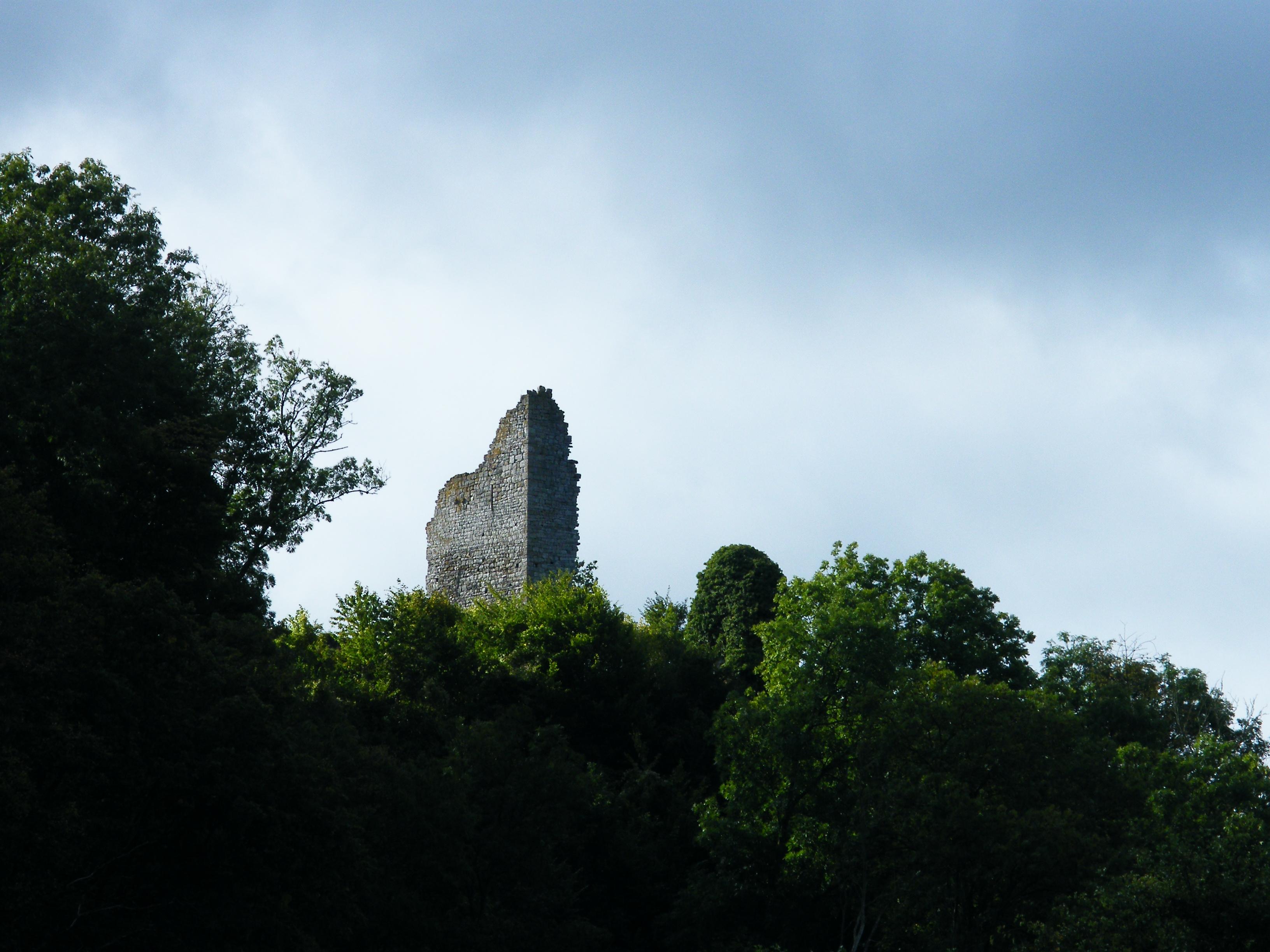 Ruines du Chateau de Beaufort