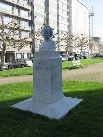 Buste de Cesar Thomson